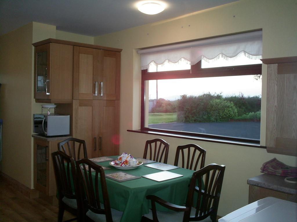 Вилла Derry House Листоуэл Номер фото